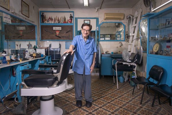 Philippe Safar hosts us on a journey back in time as he opens the doors of the barbershop, the Safar Salon, opened by his father in 1930 and whose reins he took over."The only thing I changed after my father’s death was to repaint everything blue, because that is how I see life: the blue of the sky and the sea of this city. What could be more beautiful and fulfilling?" 